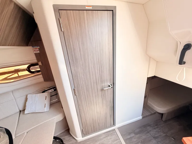 Slide: The Image of Sea Ray Sundancer 320 Outboard 2026 - 70