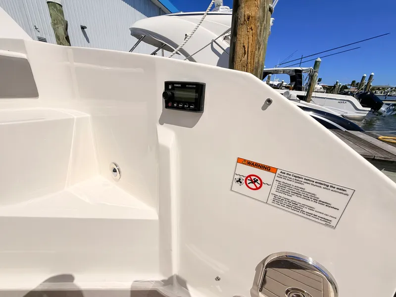 Slide: The Image of Sea Ray Sundancer 320 Outboard 2026 - 30