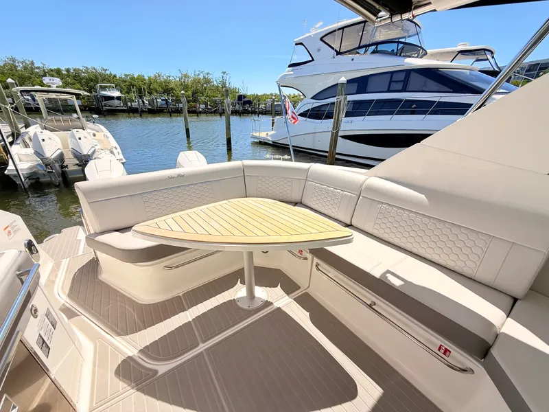 Slide: The Image of Sea Ray Sundancer 320 Outboard 2026 - 33