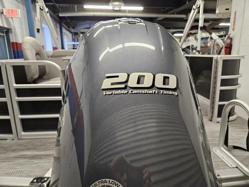 Slide: The Image of 2024 Bennington 22 LSAPG boat with 200 Variable Camshaft Timing engine. - 4