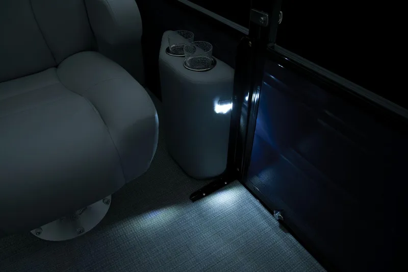 Slide: The Image of Regency 230 DL3 2024 - 72