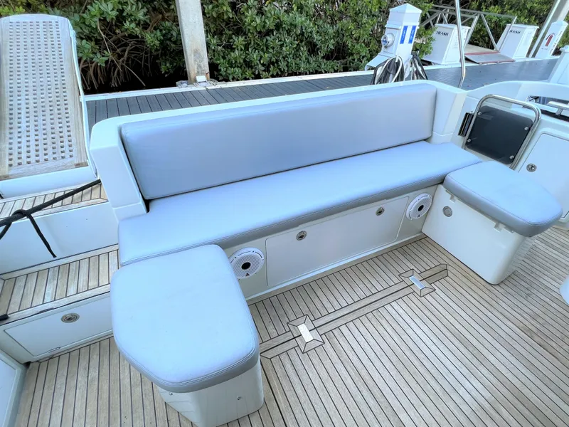 Slide: The Image of Azimut 40S 2013 - 10