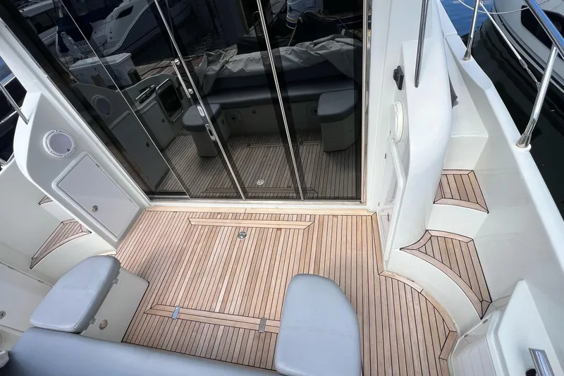 Slide: The Image of Azimut 40S 2013 - 12
