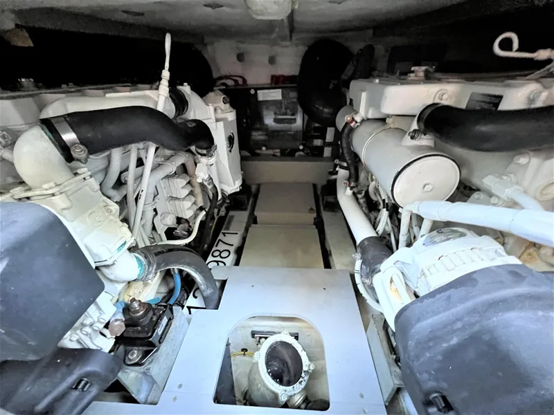 Slide: The Image of Azimut 40S 2013 - 21