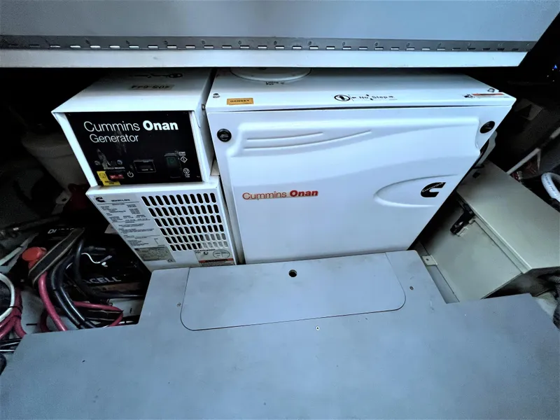 Slide: The Image of Azimut 40S 2013 - 22