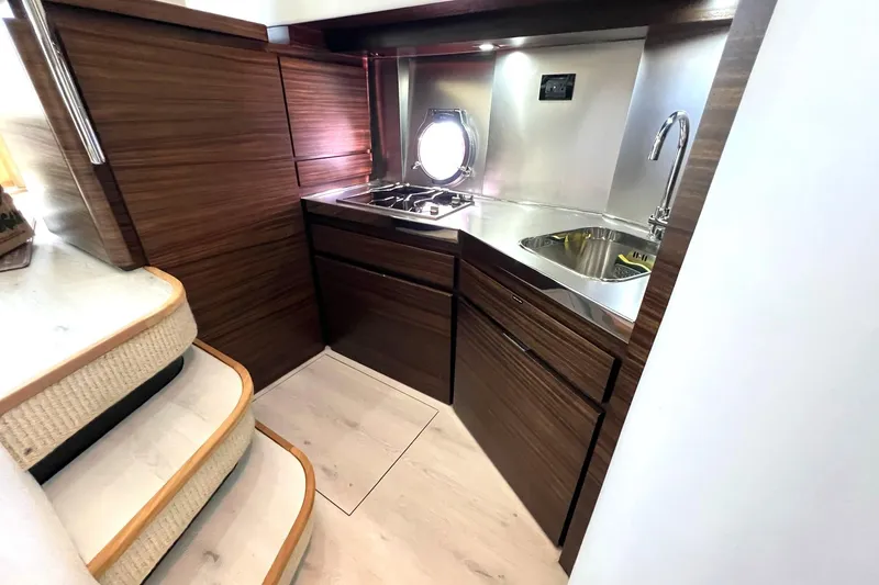 Slide: The Image of Azimut 40S 2013 - 4