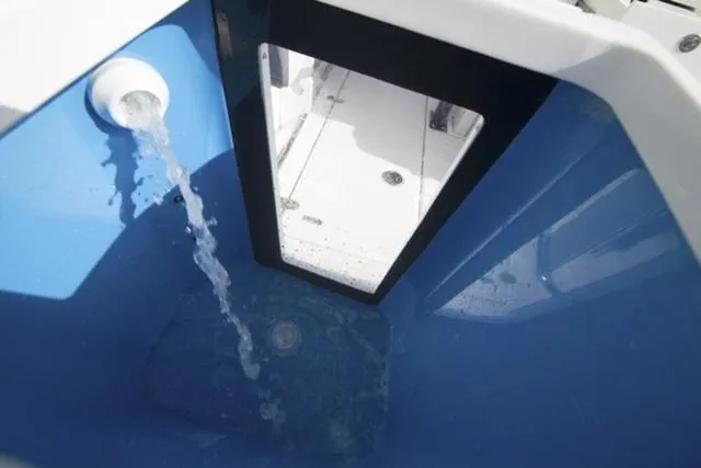 Slide: The Image of 2024 Blackfin 272CC boat livewell with water flow feature. - 10