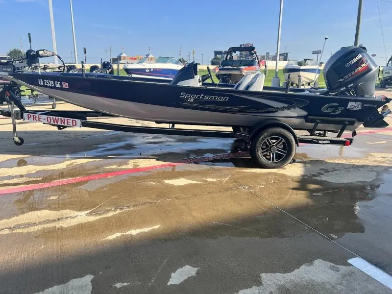Slide: The Image of Pre-owned 2017 G3 Sportsman 19 boat on trailer with Yamaha outboard motor. - 5