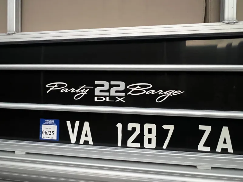 Slide: The Image of 2018 Sun Tracker Party Barge 22 DLX with registration number VA 1287 ZA. - 12
