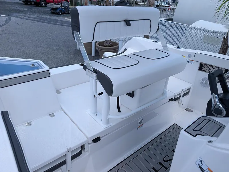 Slide: The Image of Yamaha 222 FSH Sport 2024 - 11