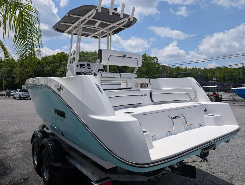 Slide: The Image of Yamaha 222 FSH Sport 2024 - 4