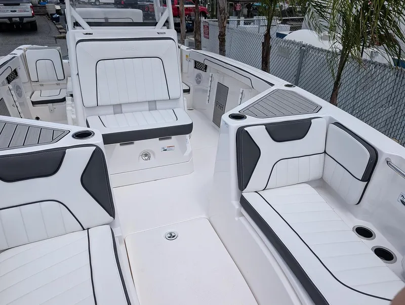 Slide: The Image of Yamaha 222 FSH Sport 2024 - 6