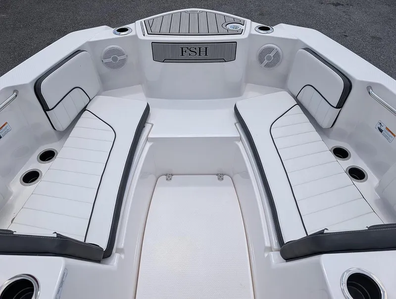 Slide: The Image of Yamaha 222 FSH Sport 2024 - 7