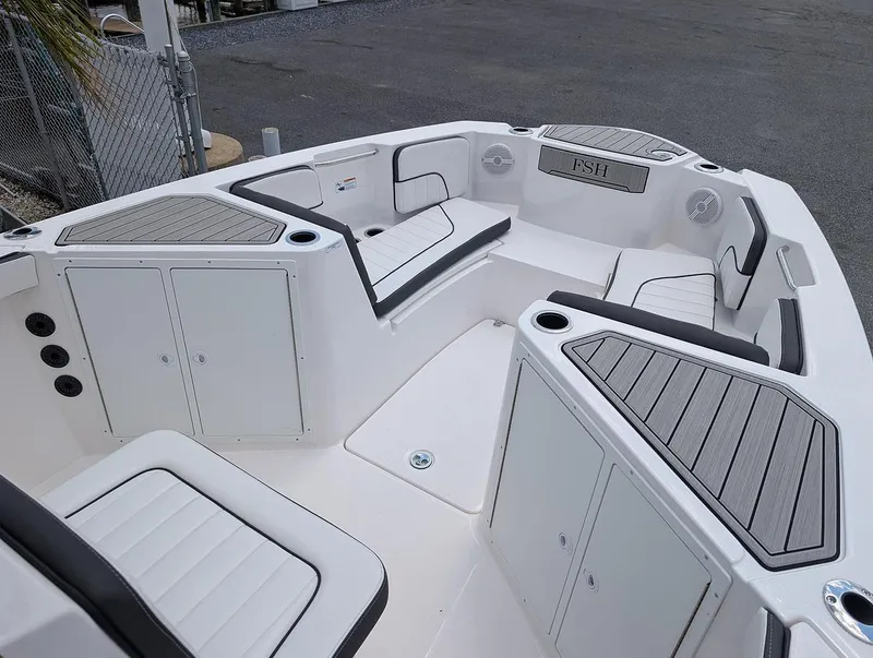 Slide: The Image of Yamaha 222 FSH Sport 2024 - 8