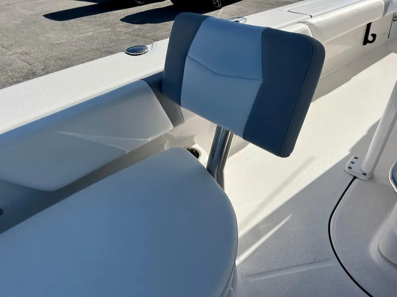 Slide: The Image of 2024 Robalo 246 Cayman boat seat and deck detail. - 42