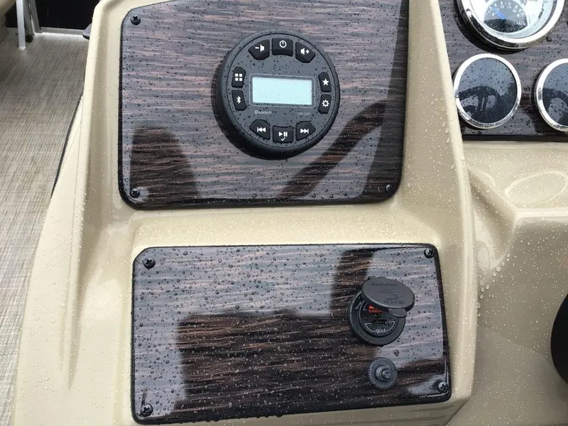 Slide: The Image of Sylvan 820 LZ Mirage 2024 - 12