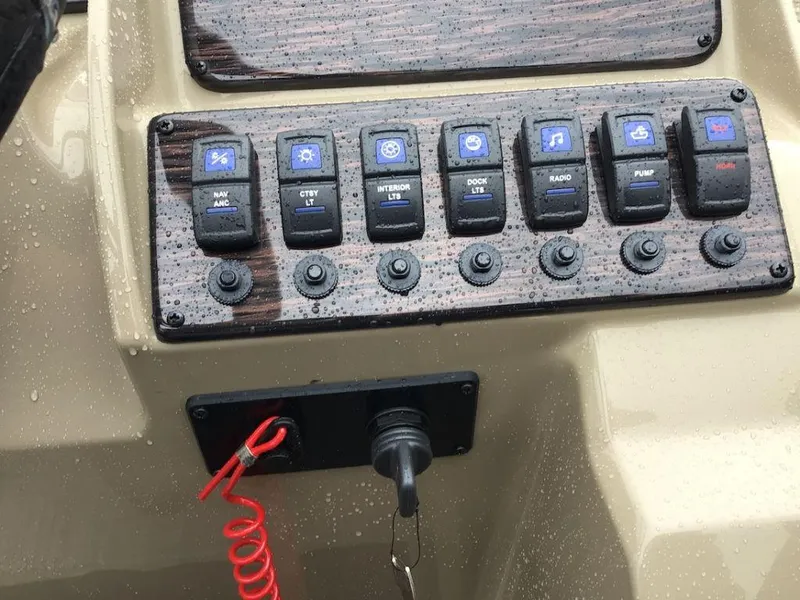 Slide: The Image of Sylvan 820 LZ Mirage 2024 - 14