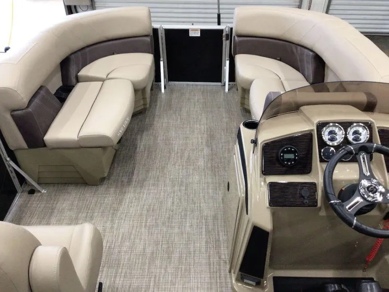 Slide: The Image of Sylvan 820 LZ Mirage 2024 - 5