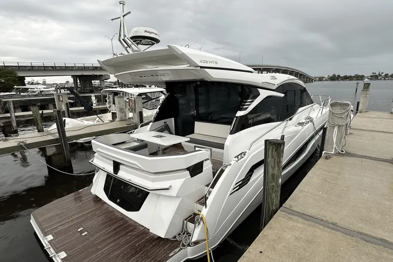 Slide: The Image of Galeon 425 HTS 2024 - 4