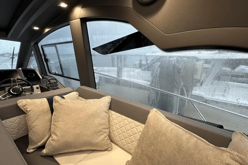 Slide: The Image of Galeon 425 HTS 2024 - 9