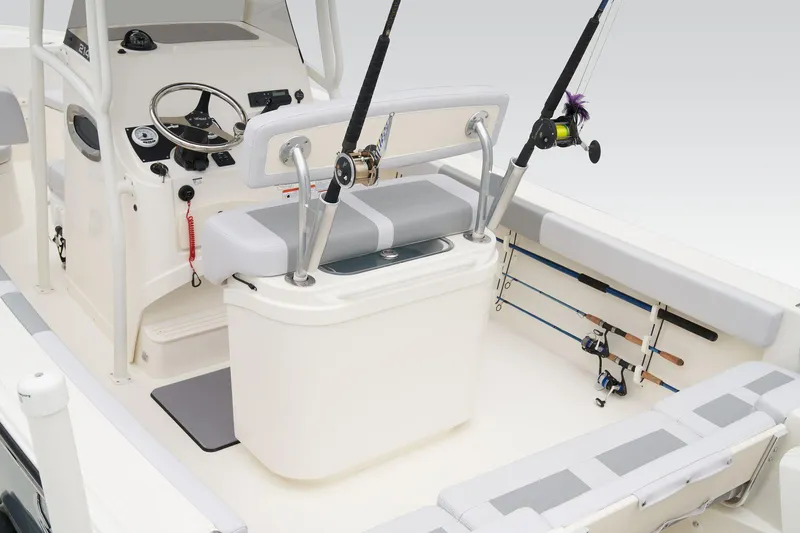 Slide: The Image of Mako 214 Center Console 2024 - 61