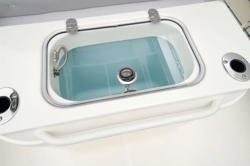 Slide: The Image of Mako 214 Center Console 2024 - 63