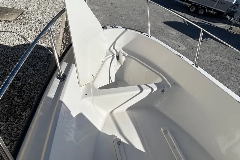 Slide: The Image of Boston Whaler Outrage 17 1998 - 15