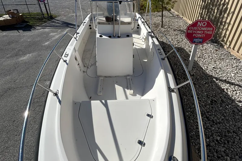 Slide: The Image of Boston Whaler Outrage 17 1998 - 23