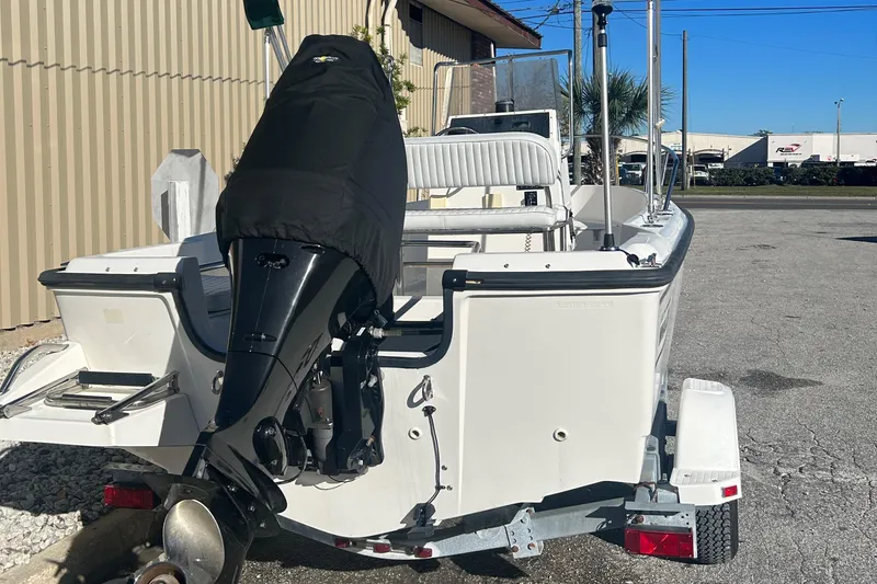 Slide: The Image of Boston Whaler Outrage 17 1998 - 25