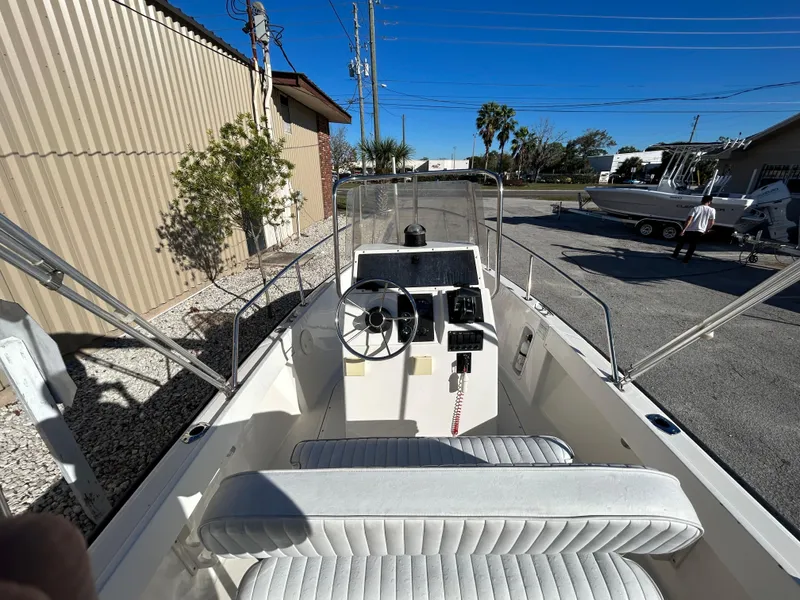 Slide: The Image of Boston Whaler Outrage 17 1998 - 6