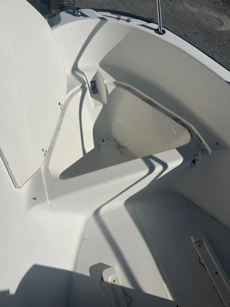 Slide: The Image of Boston Whaler Outrage 17 1998 - 9