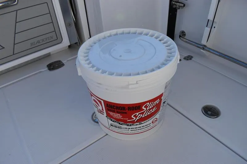Slide: The Image of Bucket of Anchor-Rode Slim Splice on 2024 Blackfin 252DC boat deck. - 26