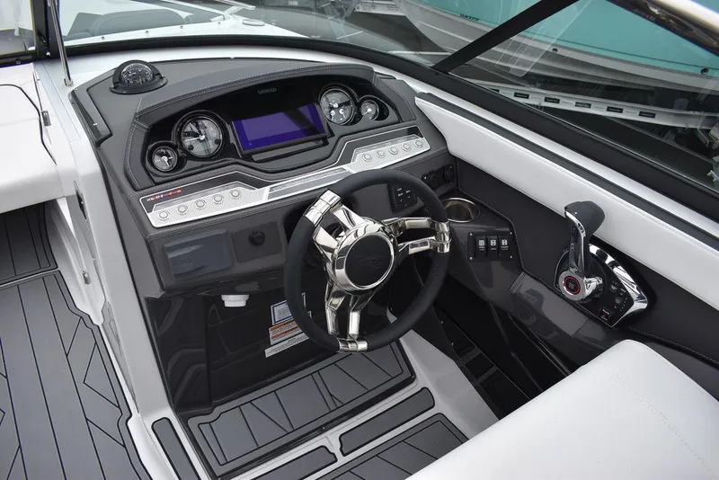 Slide: The Image of Monterey 275SS Super Sport 2024 - 55