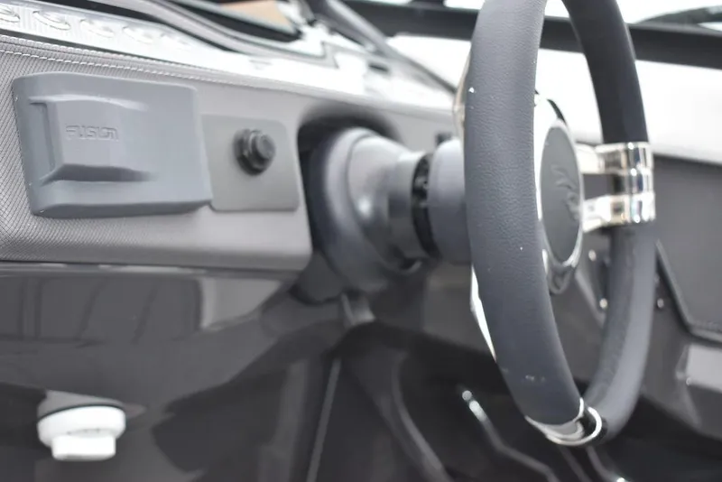 Slide: The Image of Monterey 275SS Super Sport 2024 - 59