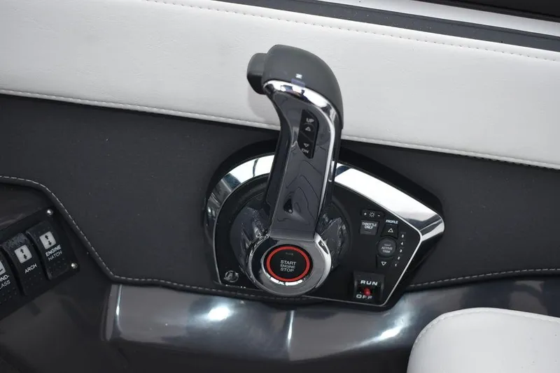 Slide: The Image of Monterey 275SS Super Sport 2024 - 61