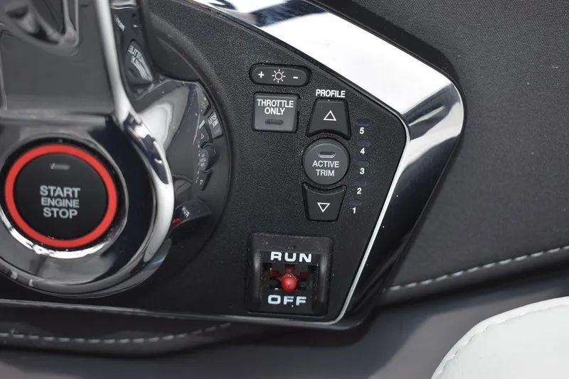 Slide: The Image of Monterey 275SS Super Sport 2024 - 62