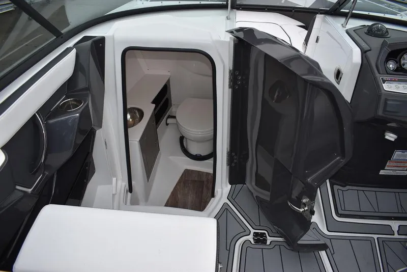 Slide: The Image of Monterey 275SS Super Sport 2024 - 65