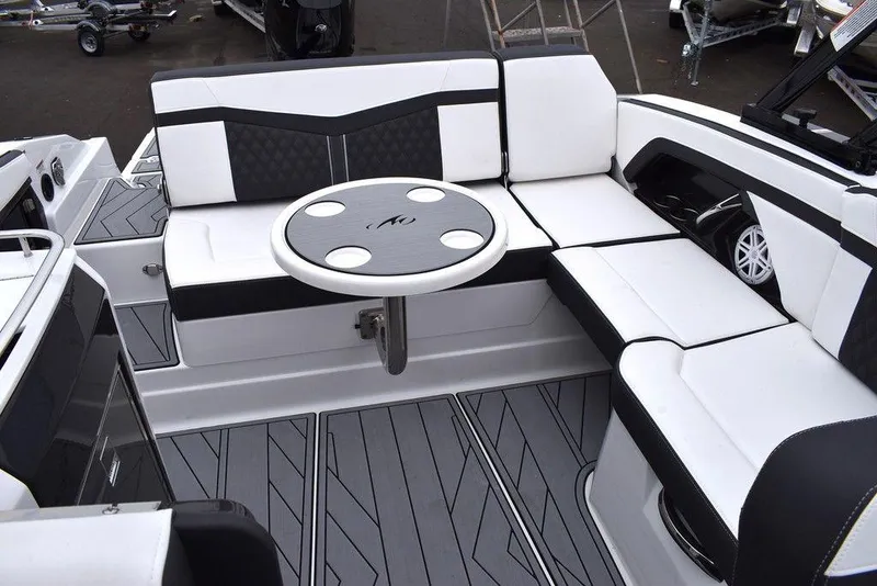 Slide: The Image of Monterey 275SS Super Sport 2024 - 75