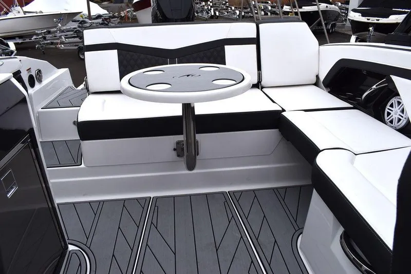 Slide: The Image of Monterey 275SS Super Sport 2024 - 76