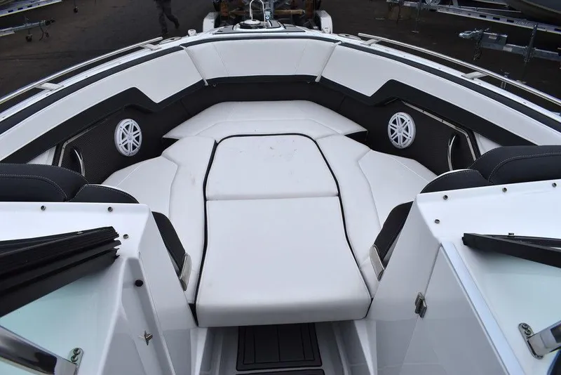 Slide: The Image of Monterey 275SS Super Sport 2024 - 78