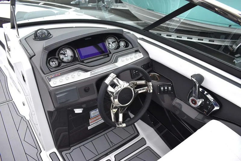 Slide: The Image of Monterey 275SS Super Sport 2024 - 85