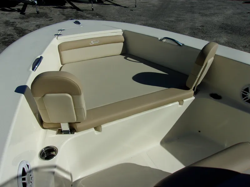 Slide: The Image of Scout 195 Sportfish 2024 - 21