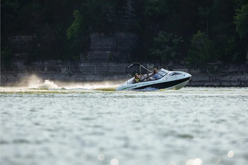 Slide: The Image of Manufacturer Provided Image: Tahoe 210 Si - 67