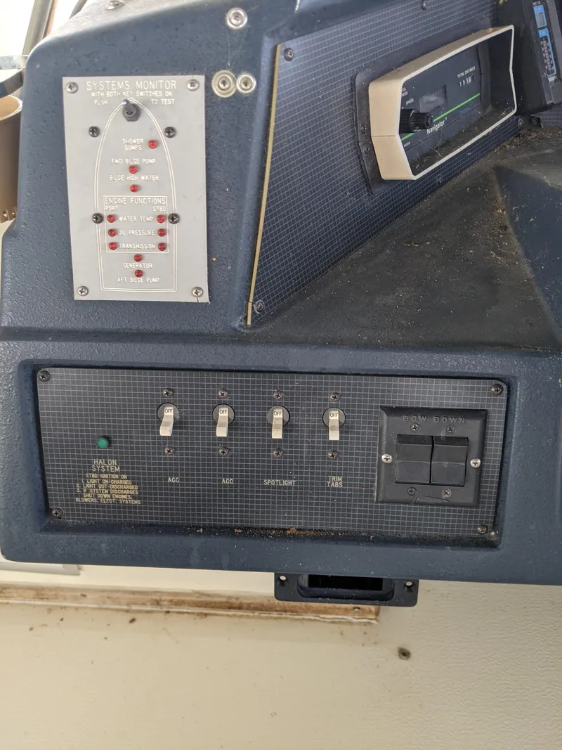 Slide: The Image of Control panel of a 1989 Sea Ray 380 Aft Cabin boat. - 15