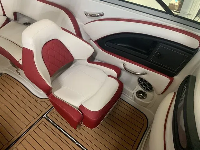 Slide: The Image of Crownline Boats 270 SS 2024 - 11
