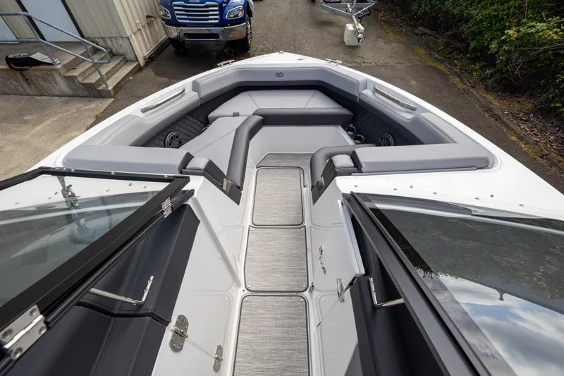 Slide: The Image of Cobalt R6 2024 - 8