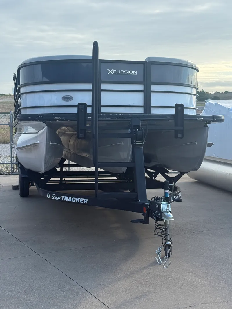 The Image of Xcursion Pontoons 243 RFX 2023 - 0