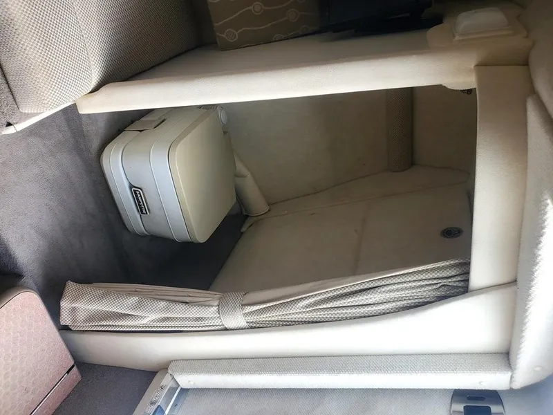 Slide: The Image of Seperate enclosed bathroom - 11