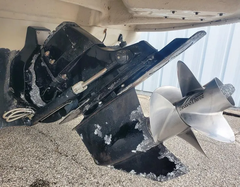 Slide: The Image of Mercruiser Bravo 3 Outdrive - 18