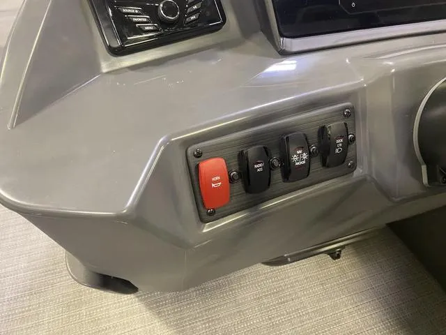 Slide: The Image of Bennington S Fishing 20 SF Pontoon 2024 - 9